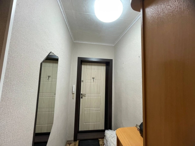 Купить однокомнатную квартиру в Иркутской области. Вариант № 9814285, 5, площадь -  квм, цена 3450000 рублей