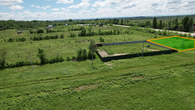 Купить земельный участок на улице Заречная в Республике Адыгея (адыгея). Вариант № 10468630, 6, площадь -  квм, цена 1200000 рублей