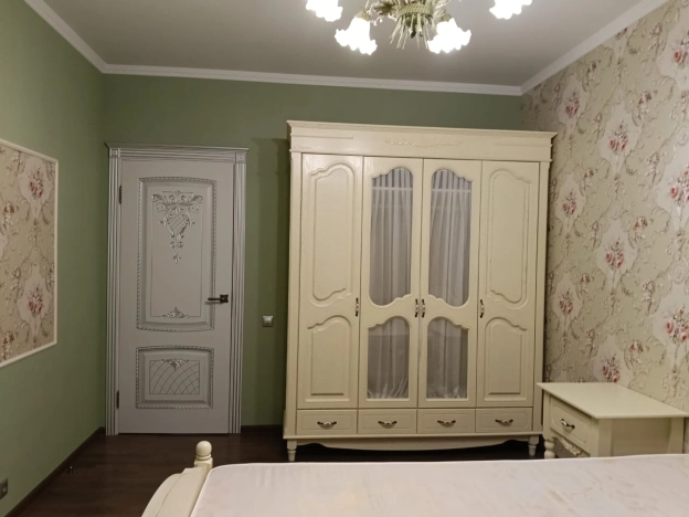 Купить двухкомнатную квартиру на вторичке у метро Бауманская в Москве. Вариант № 10424710, 18, площадь -  квм, цена 16700000 рублей