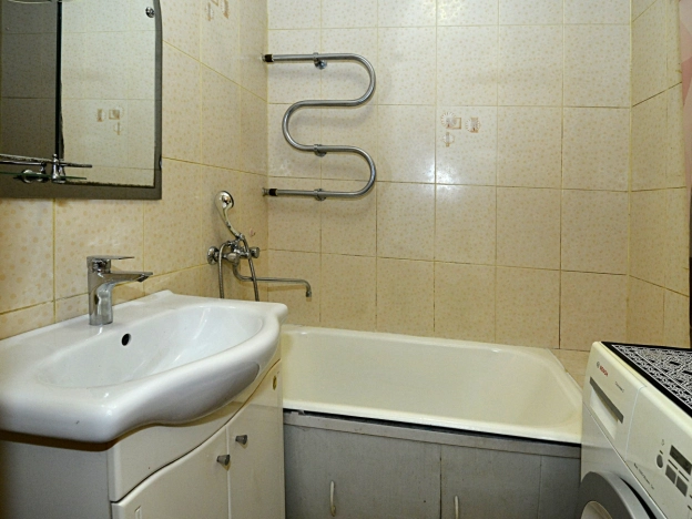 Купить трехкомнатную квартиру в Новосибирске. Вариант № 9585593, 10, площадь -  квм, цена 7500000 рублей