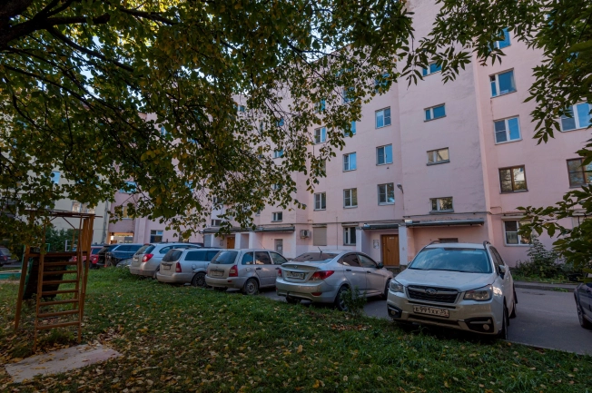 Купить трехкомнатную квартиру в Вологодской области. Вариант № 6717763, 37, площадь -  квм, цена 6490000 рублей