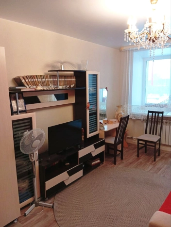 Купить квартиру на улице проезд Домостроителей в Тобольске. Вариант № 10898272, 1, площадь - квм, цена 3600000 рублей