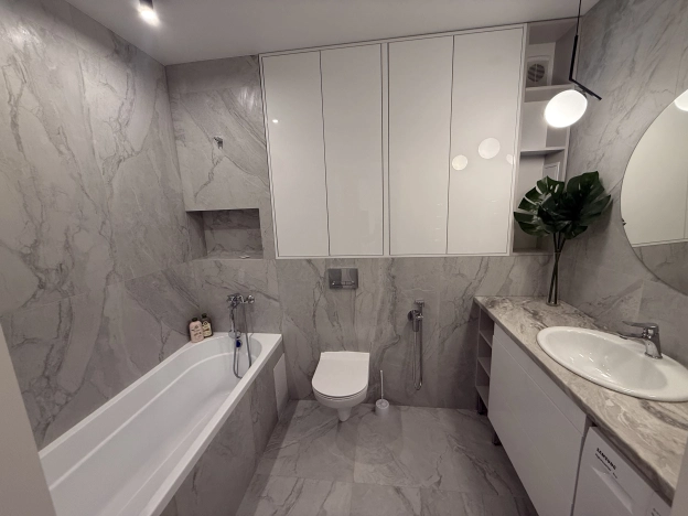 Купить квартиру на вторичке на улице Октябрьская в Калининграде. Вариант № 10495758, 8, площадь -  квм, цена 9399000 рублей