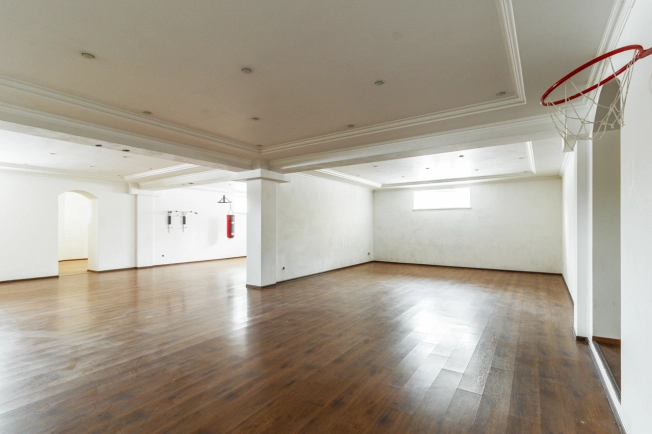 Купить дом в Омске. Вариант № 17590, 5, площадь -  квм, цена 40000000 рублей