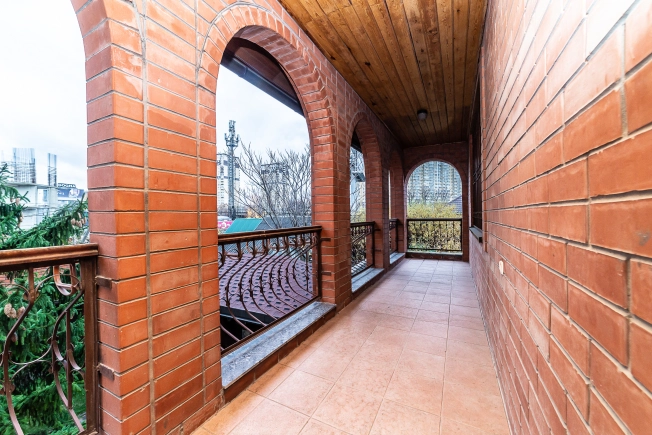 Купить дом на улице Ипподромная в Краснодаре. Вариант № 4277, 26, площадь -  квм, цена 39500000 рублей