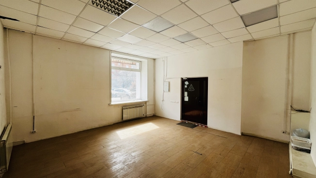 Снять торговые помещения в Микрорайоне Богдана Хмельницкого в Новосибирске. Вариант № 10207482, 4, площадь -  квм, цена 120000 рублей