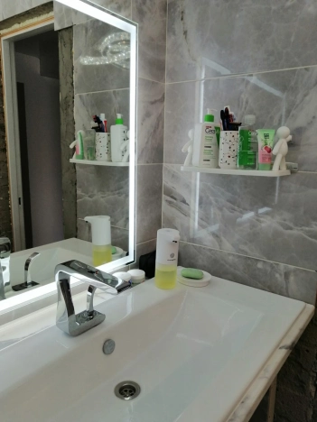 Купить трехкомнатную квартиру на улице Тесла в Новосибирской области. Вариант № 7591648, 23, площадь -  квм, цена 9850000 рублей