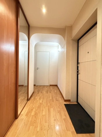 Купить квартиру на вторичке на улице Строительный проезд в Москве. Вариант № 10934074, 18, площадь -  квм, цена 9700000 рублей