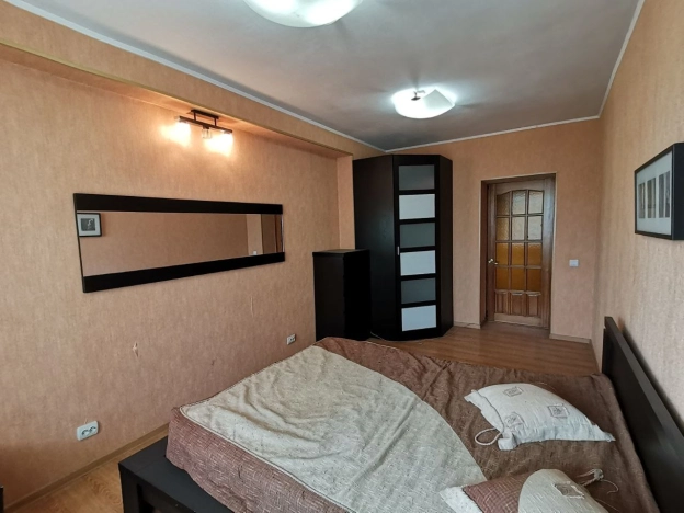 Купить трехкомнатную квартиру в Калуге. Вариант № 1918, 8, площадь -  квм, цена 11970000 рублей