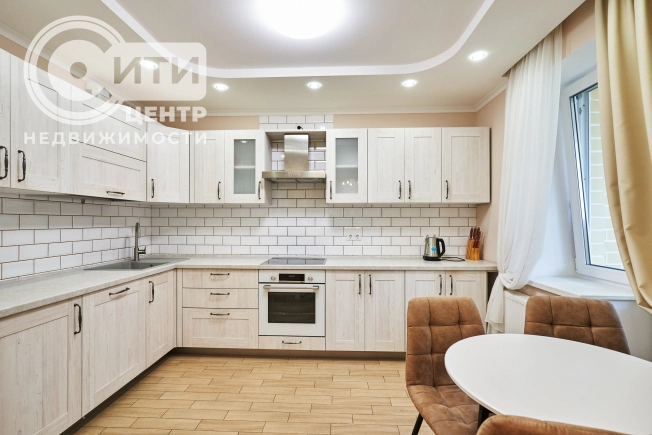 Купить квартиру на улице Олимпийский бульвар в Воронеже. Вариант № 27893, 15, площадь -  квм, цена 10150000 рублей