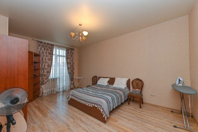 Купить трехкомнатную квартиру в Ростовской области. Вариант № 2897338, 4, площадь -  квм, цена 18400000 рублей