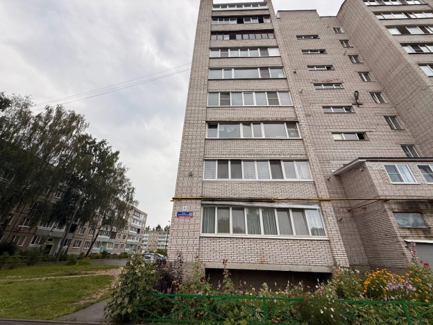 Купить трехкомнатную квартиру в Микрорайоне Менделеевский, Гусь-Хрустальный в Гусь-Хрустальном. Вариант № 976881, 30, площадь - квм, цена 4000000 рублей