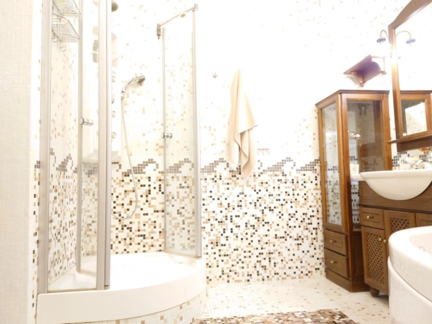 Купить четырехкомнатную квартиру в Омске. Вариант № 26033, 18, площадь -  квм, цена 23750000 рублей