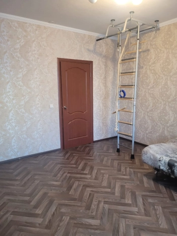 Купить трехкомнатную квартиру в Микрорайоне Бугринская роща, Кировский район в Новосибирске. Вариант № 25599, 10, площадь -  квм, цена 9500000 рублей