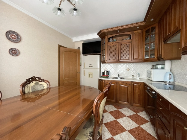 Купить трехкомнатную квартиру на вторичке в ВАО в Москве. Вариант № 49104, 2, площадь -  квм, цена 24350000 рублей