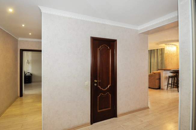 Купить четырехкомнатную квартиру в Новосибирской области. Вариант № 9426424, 35, площадь -  квм, цена 13500000 рублей