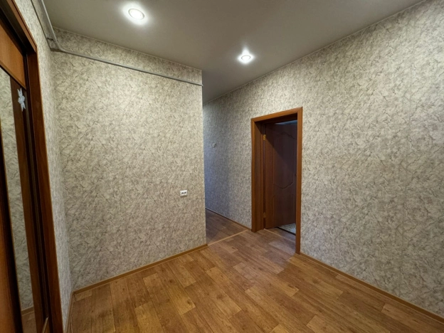 Купить трехкомнатную квартиру в Иркутской области. Вариант № 7683016, 5, площадь -  квм, цена 4850000 рублей