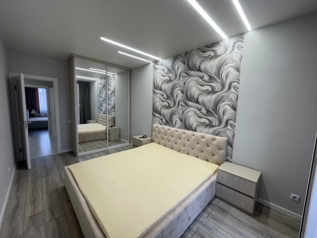 Купить трехкомнатную квартиру в Пушкине. Вариант № 10970, 6, площадь -  квм, цена 9500000 рублей