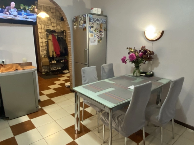 Купить двухкомнатную квартиру на улице Виктора Гакуна в Калининграде. Вариант № 49604, 3, площадь -  квм, цена 7700000 рублей