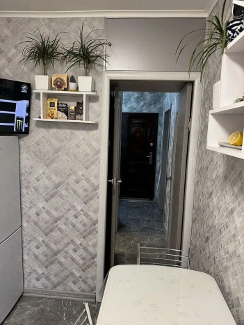 Купить однокомнатную квартиру в Омске. Вариант № 6153329, 2, площадь -  квм, цена 3950000 рублей