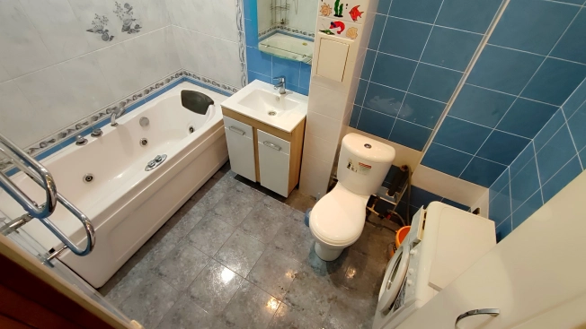 Купить двухкомнатную квартиру в Ростовской области. Вариант № 9799745, 17, площадь -  квм, цена 8500000 рублей