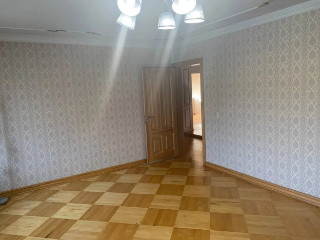 Купить четырехкомнатную квартиру в Вологде. Вариант № 3445, 16, площадь -  квм, цена 19700000 рублей