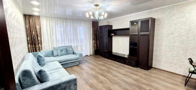 Снять квартиру в Тобольске. Вариант № 9377413, 10, площадь -  квм, цена 70000 рублей