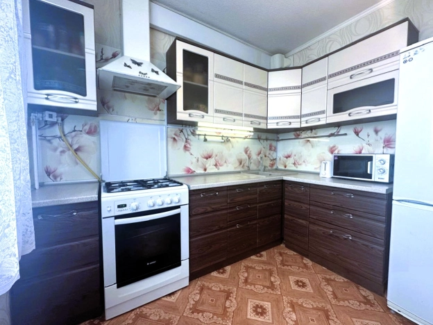 Купить трехкомнатную квартиру в Калуге. Вариант № 35827, 4, площадь -  квм, цена 4600000 рублей