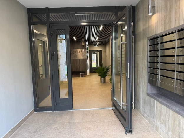 Купить однокомнатную квартиру на вторичке у метро Проспект Ветеранов в Санкт-Петербурге. Вариант № 348372, 5, площадь -  квм, цена 8899000 рублей