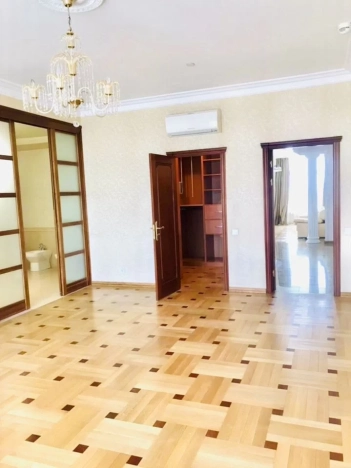 Купить квартиру в Москве. Вариант № 9105114, 13, площадь -  квм, цена 250000000 рублей