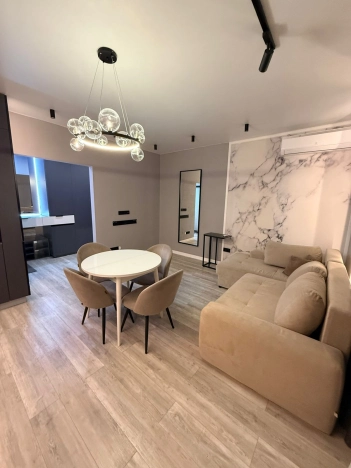 Снять квартиру в Тобольске. Вариант № 8778555, 7, площадь -  квм, цена 70000 рублей