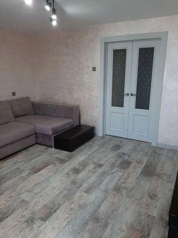 Купить трехкомнатную квартиру на улице Жилмассив в Новосибирской области. Вариант № 9561293, 20, площадь -  квм, цена 10400000 рублей