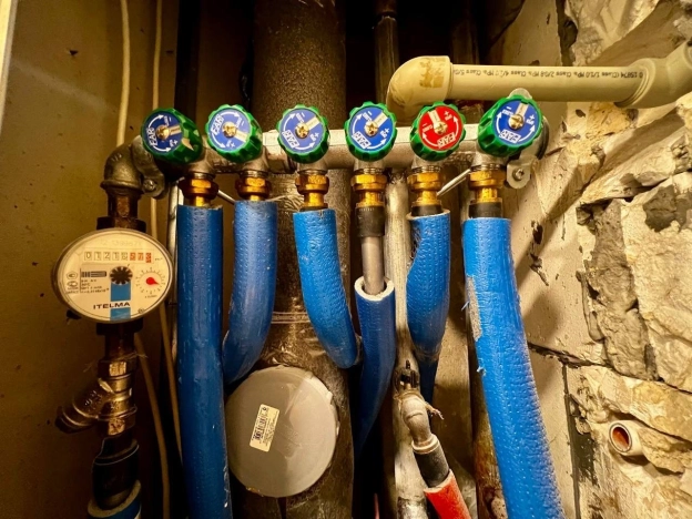 Купить трехкомнатную квартиру на улице Кленовый бульвар в Москве. Вариант № 10627867, 36, площадь -  квм, цена 18000000 рублей