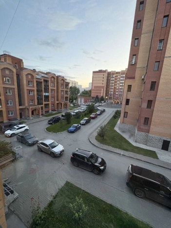 Купить двухкомнатную квартиру в Новосибирске. Вариант № 9553593, 15, площадь -  квм, цена 8600000 рублей