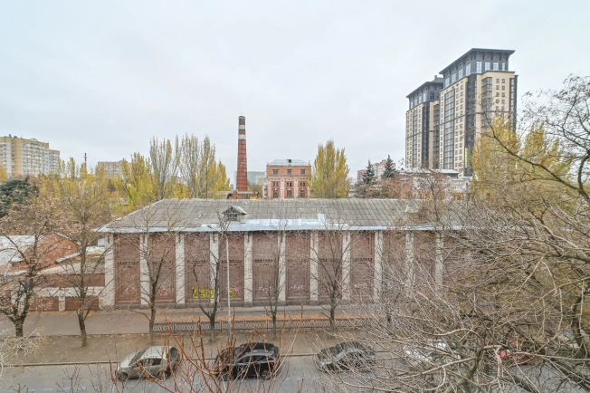 Купить трехкомнатную квартиру в Ростовской области. Вариант № 9589895, 13, площадь -  квм, цена 15500000 рублей