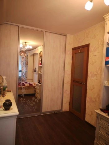 Купить трехкомнатную квартиру в районе Калининский в Новосибирске. Вариант № 53978, 4, площадь -  квм, цена 5080000 рублей