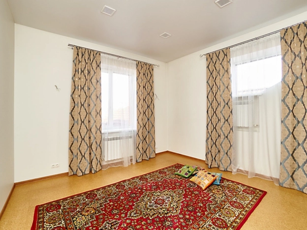 Купить дом на улице Набережная в Тюменской области. Вариант № 33079, 18, площадь -  квм, цена 50000000 рублей