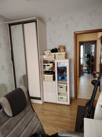 Купить трехкомнатную квартиру в районе Калининский в Новосибирске. Вариант № 9065849, 9, площадь -  квм, цена 7000000 рублей