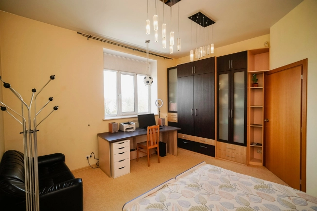 Купить дом в Микрорайоне Порт-Артур в Омске. Вариант № 6134669, 15, площадь -  квм, цена 60000000 рублей