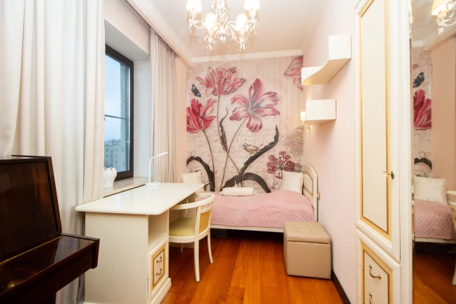 Купить квартиру в Москве. Вариант № 9830837, 9, площадь - квм, цена 65000000 рублей