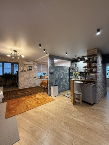 Купить квартиру на улице Университетский проспект в Волгограде. Вариант № 9982723, 5, площадь -  квм, цена 8500000 рублей