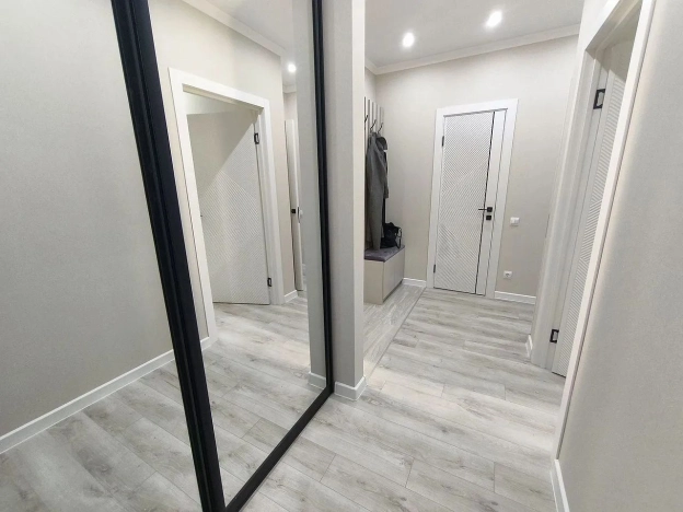 Купить трехкомнатную квартиру в Ростовской области. Вариант № 9907070, 7, площадь -  квм, цена 10000000 рублей