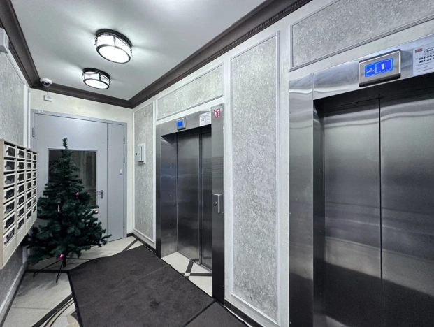 Купить трехкомнатную квартиру в Санкт-Петербурге. Вариант № 9968157, 13, площадь -  квм, цена 70000000 рублей