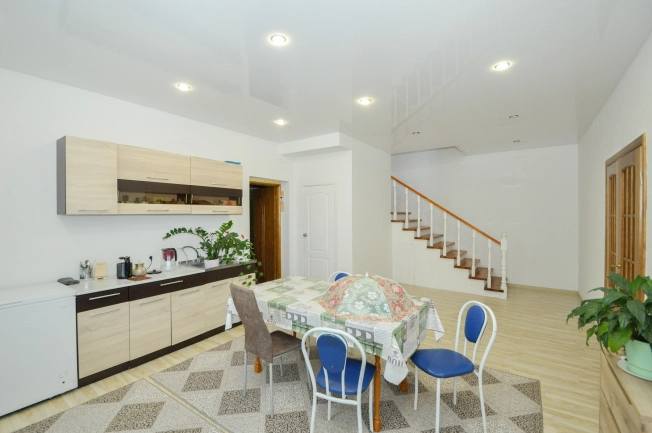 Купить дом в районе Калининский в Новосибирске. Вариант № 54292, 7, площадь -  квм, цена 8900000 рублей