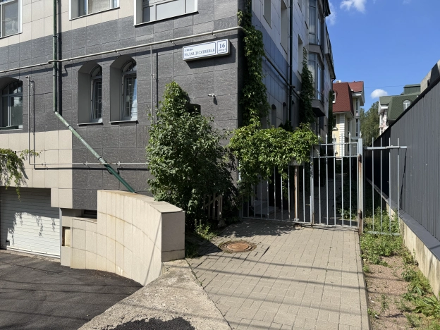 Купить двухкомнатную квартиру у метро Озерки в Санкт-Петербурге. Вариант № 52933, 27, площадь -  квм, цена 18350000 рублей