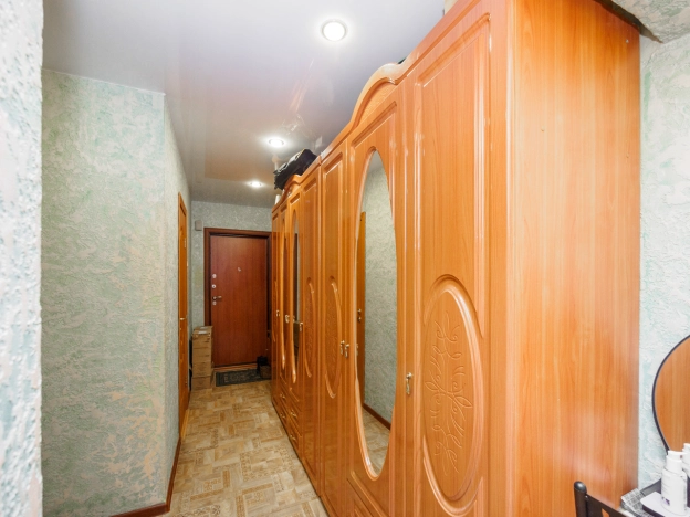 Купить двухкомнатную квартиру в Омске. Вариант № 9015730, 22, площадь -  квм, цена 7100000 рублей