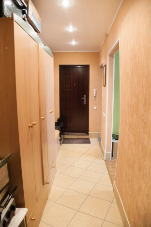 Купить трехкомнатную квартиру на улице Ильи Мухачева в Бийске. Вариант № 8511273, 9, площадь -  квм, цена 7150000 рублей