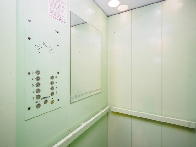 Купить трехкомнатную квартиру в Омске. Вариант № 6745777, 25, площадь -  квм, цена 9800000 рублей