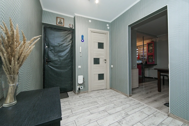 Купить трехкомнатную квартиру на улице Шатурская в Калининградской области. Вариант № 5964, 17, площадь -  квм, цена 3850000 рублей