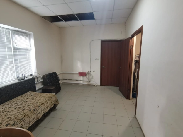 Купить коммерческую недвижимость в Элисте. Вариант № 20782, 5, площадь -  квм, цена 2700000 рублей